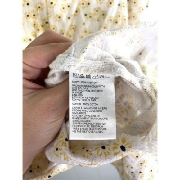 UO Urban Outfitters Ditsy Floral Print Tie Front Fringe Romper White Yellow L - Picture 9 of 10